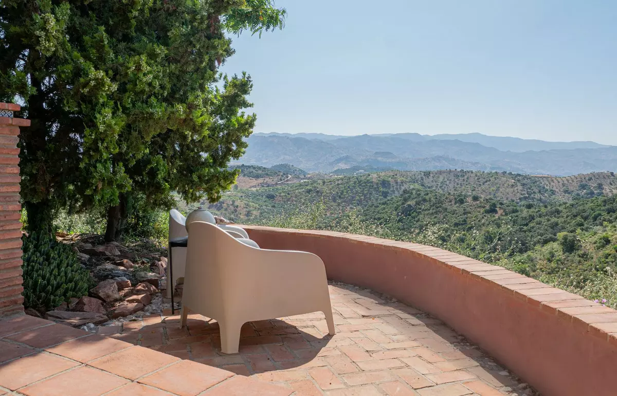 7-bedroom Country House In Almogía, Spain (102 M²)