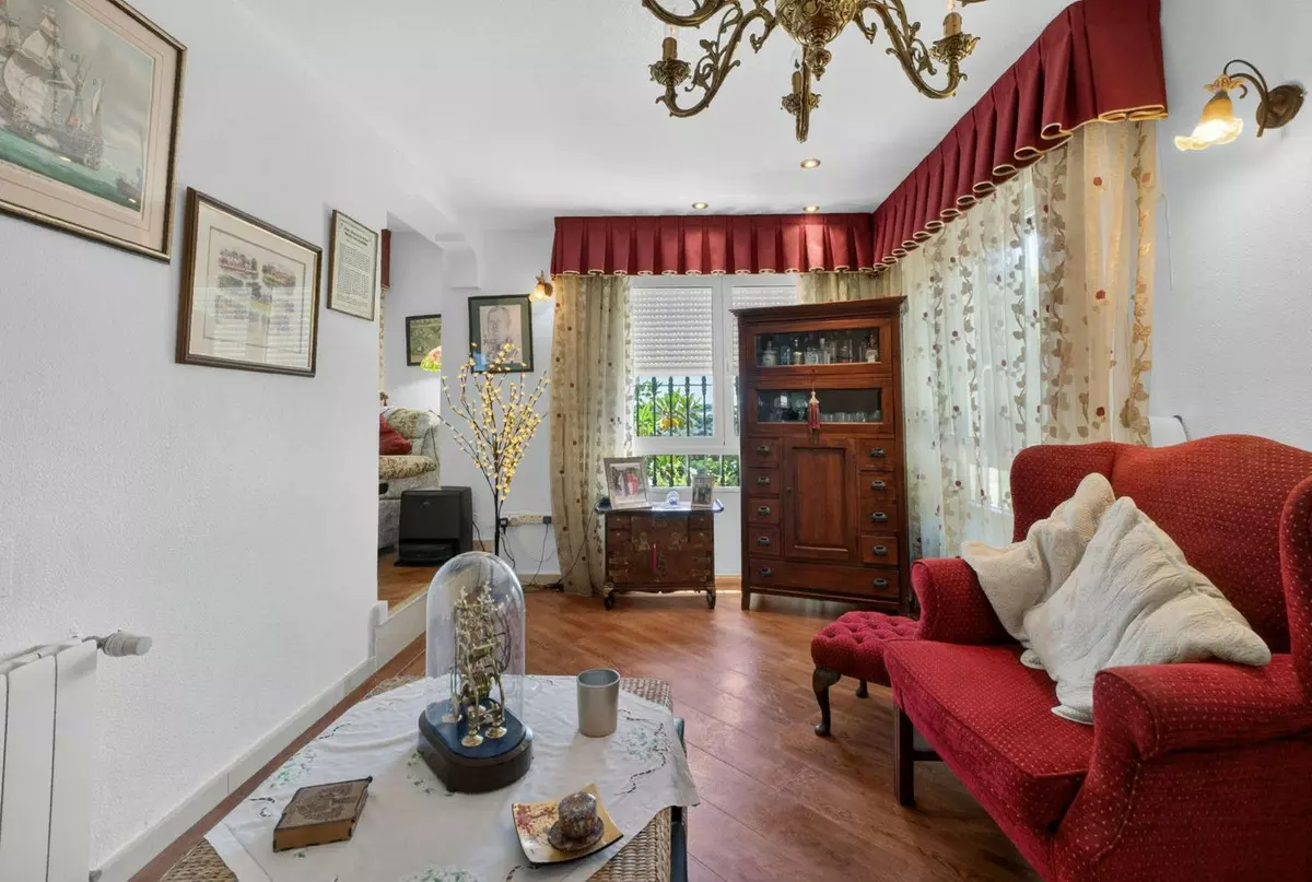 5-bedroom Villa In Orihuela, Spain (214 M²)