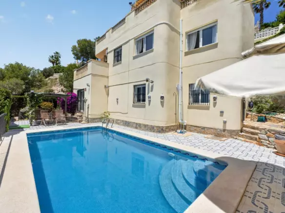 5-bedroom Villa In Orihuela, Spain (214 M²)