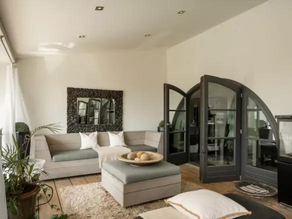 5-bedroom Villa In Estepona, Spain (595 M²)