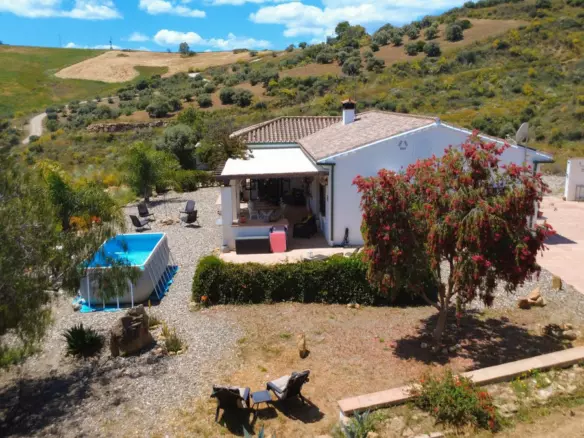 3-bedroom Villa In Álora, Spain (148 M²)