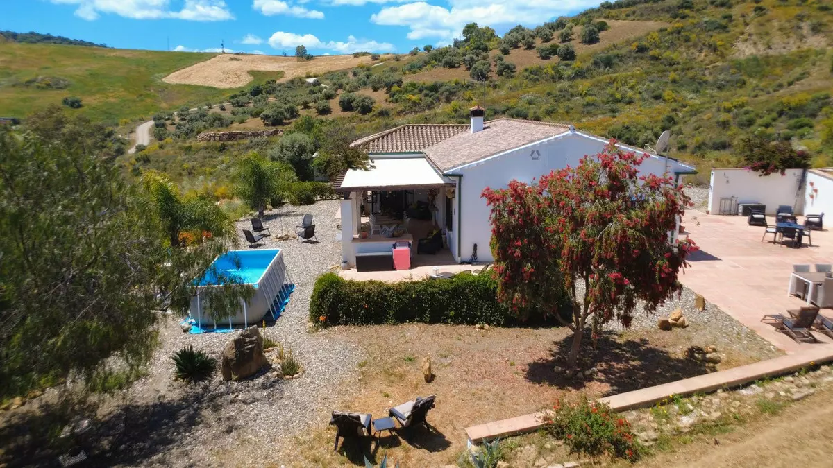 3-bedroom Villa In Álora, Spain (148 M²)