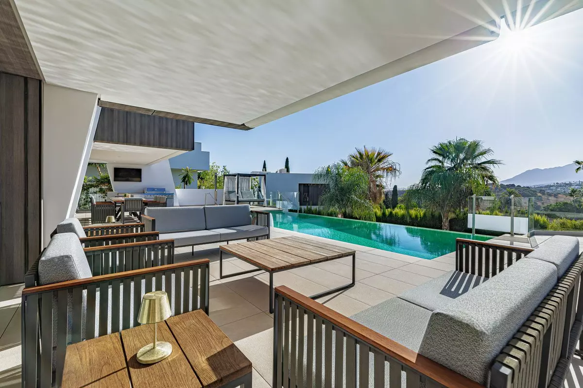 6-bedroom Villa In Estepona, Spain (771 M²)