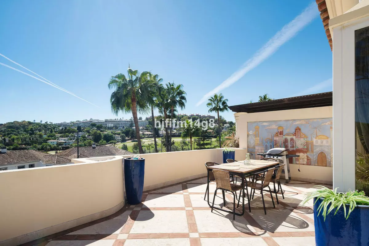 2-bedroom Apartment In Marbella, Spain (98 M²)