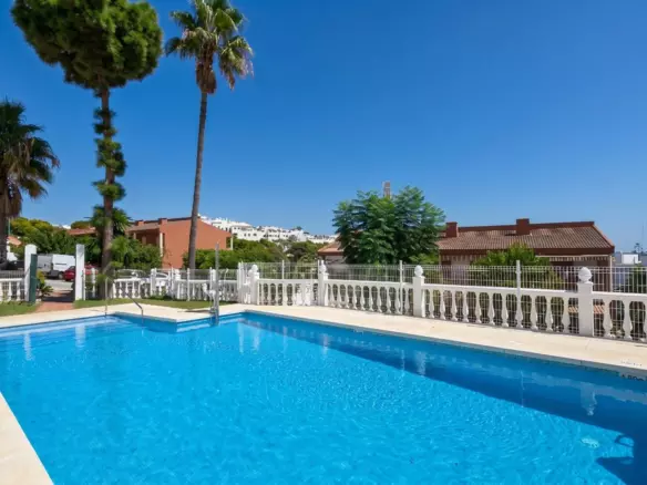 3-bedroom Apartment In Torremolinos, Spain (114 M²)