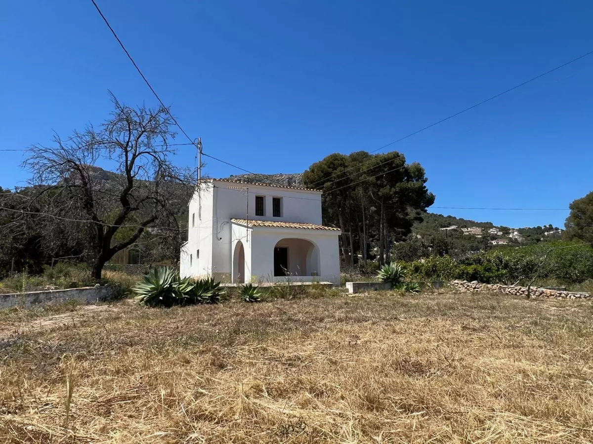 4-bedroom Villa In Novelda, Spain (128 M²)