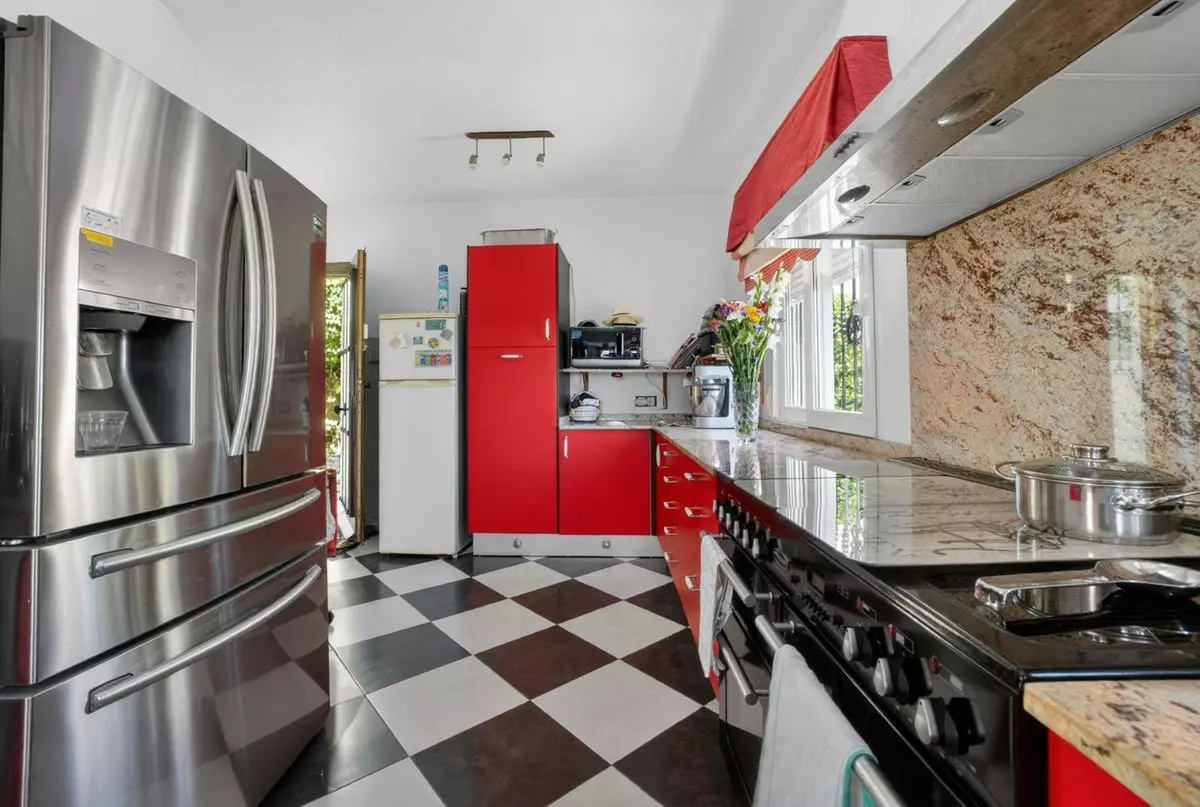 5-bedroom Villa In Orihuela, Spain (214 M²)