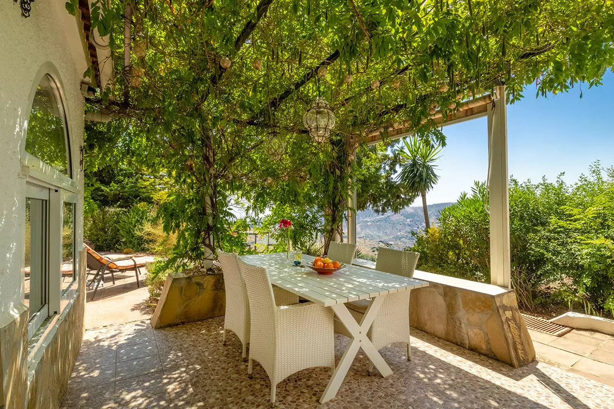 4-bedroom Villa In Cómpeta, Spain (278 M²)