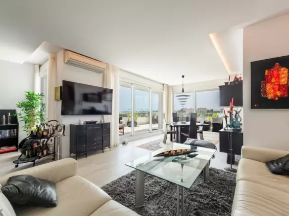 2-bedroom Apartment In Marbella, Spain (173 M²)