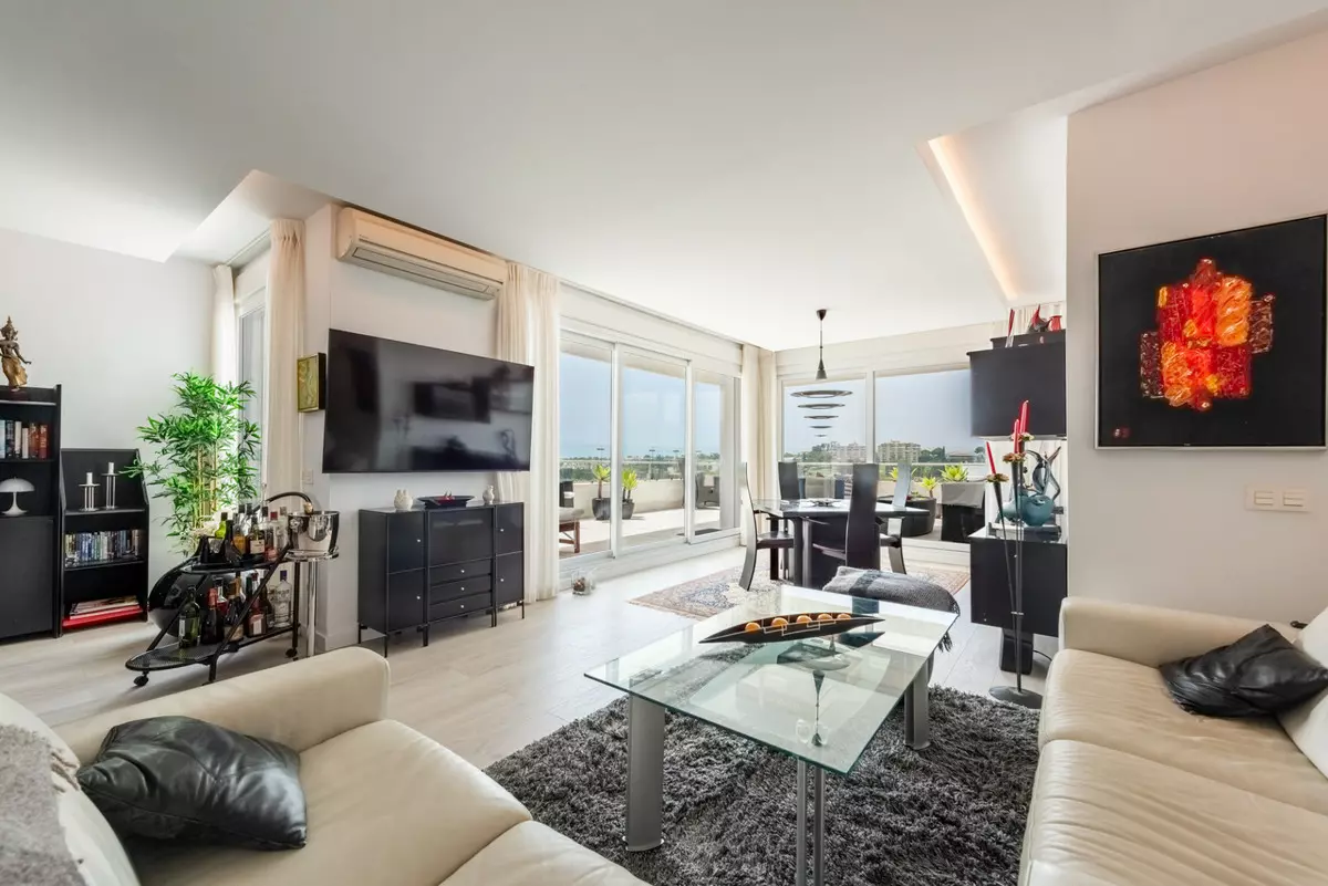 2-bedroom Apartment In Marbella, Spain (173 M²)