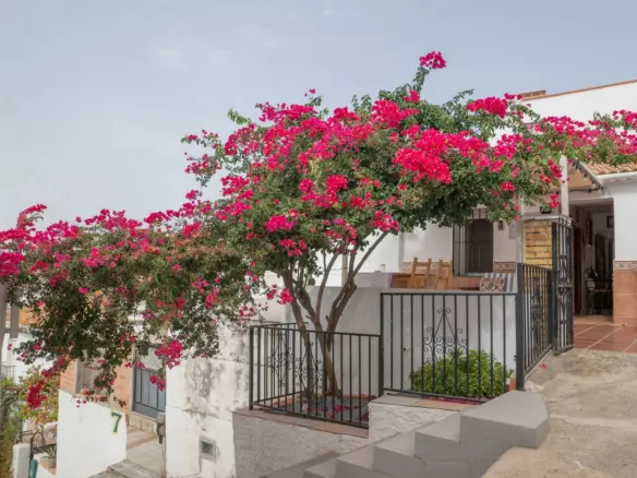 2-bedroom Town House In Álora, Spain (99 M²)