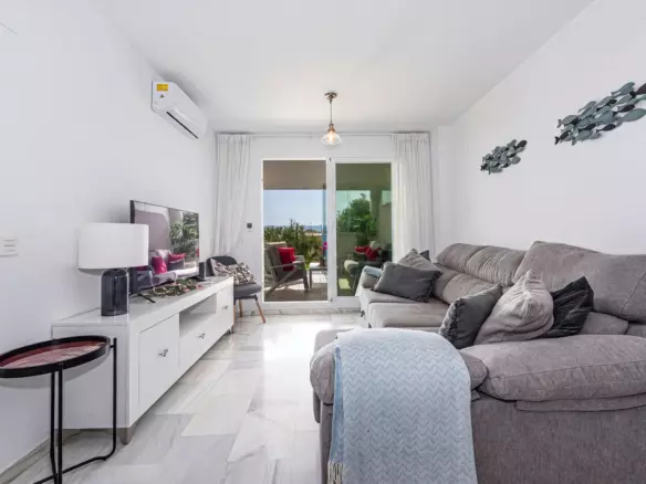 3-bedroom Apartment In Casares, Spain (80 M²)