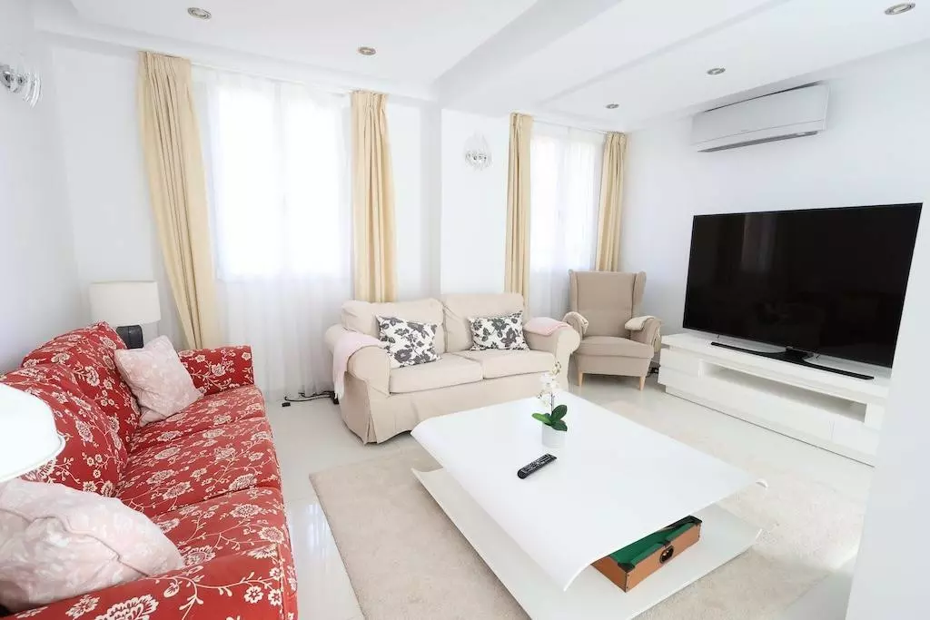 4-bedroom Villa In Orihuela, Spain (222 M²)