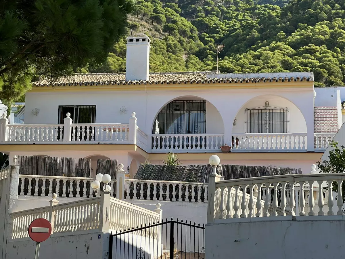 5-bedroom Villa In Mijas, Spain (271 M²)