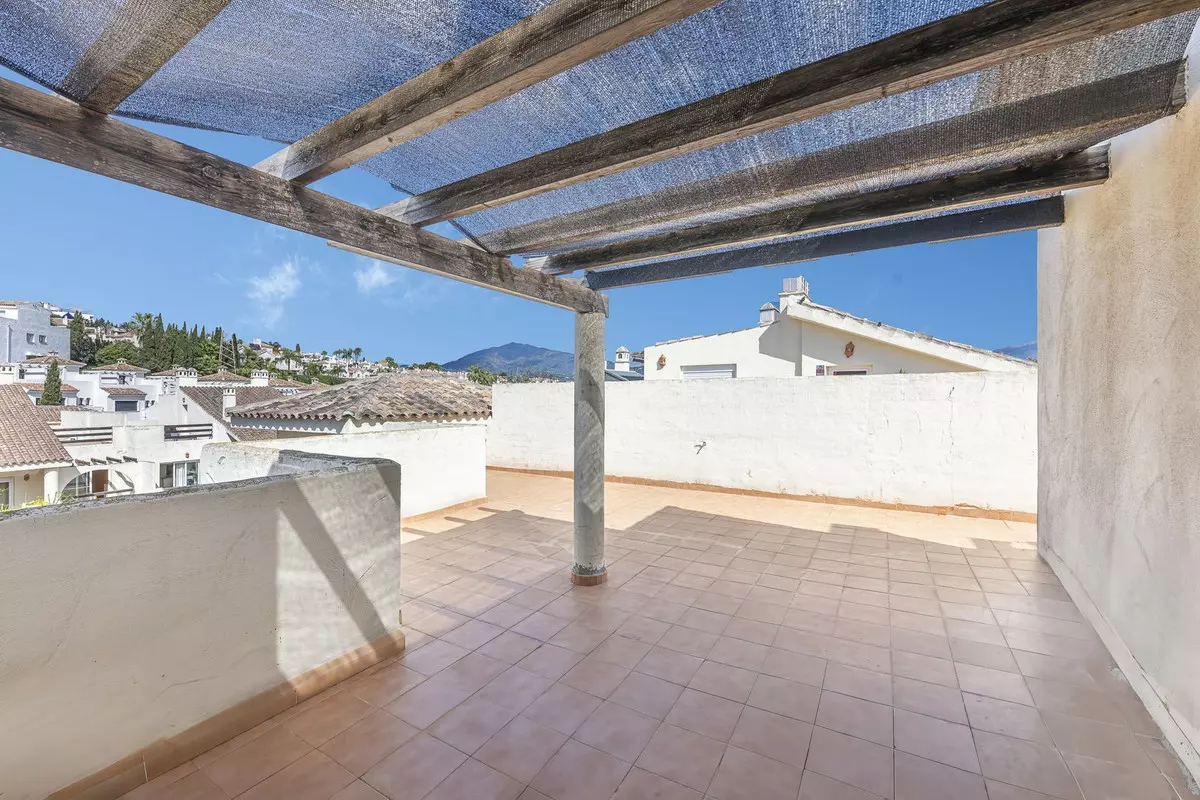 1-bedroom Apartment In Estepona, Spain (90 M²)