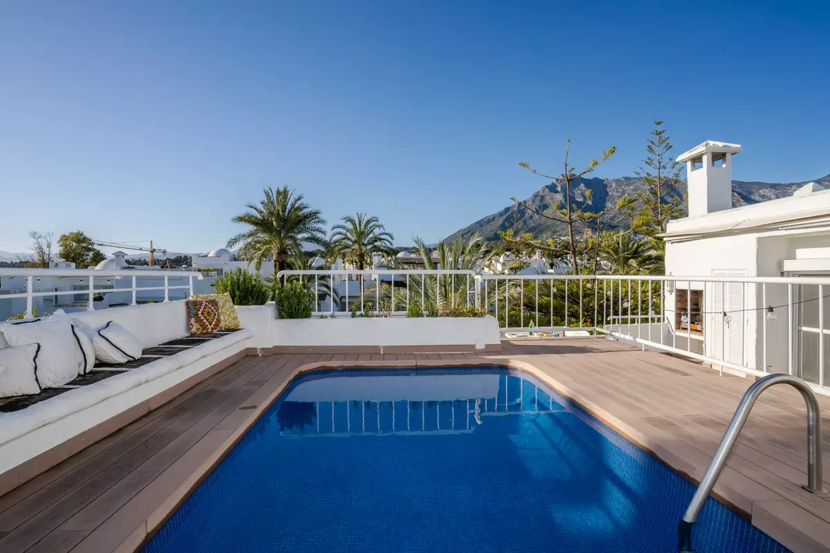 3-bedroom Apartment In Marbella, Spain (312 M²)