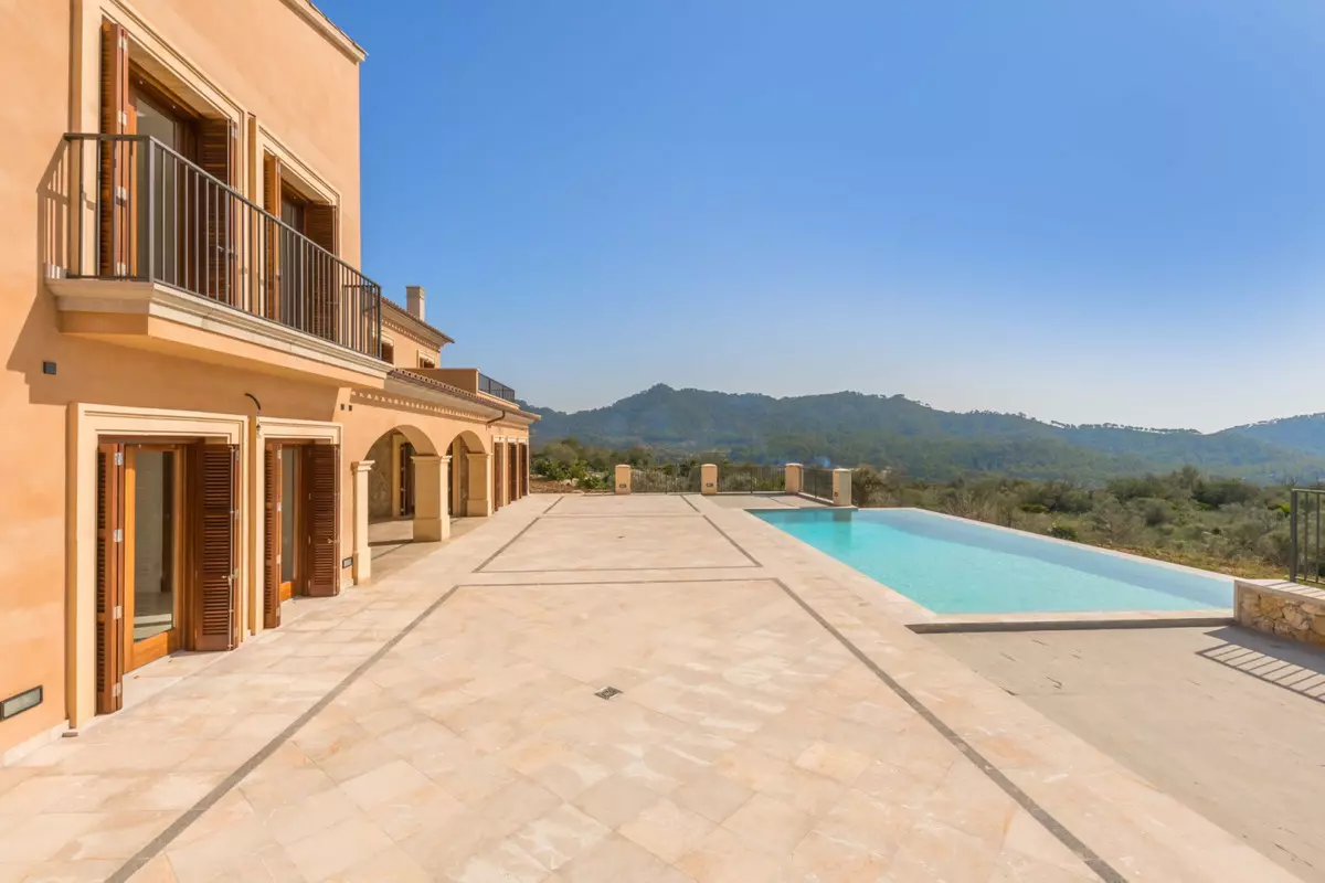 5-bedroom Country House In Andratx, Spain (800 M²)