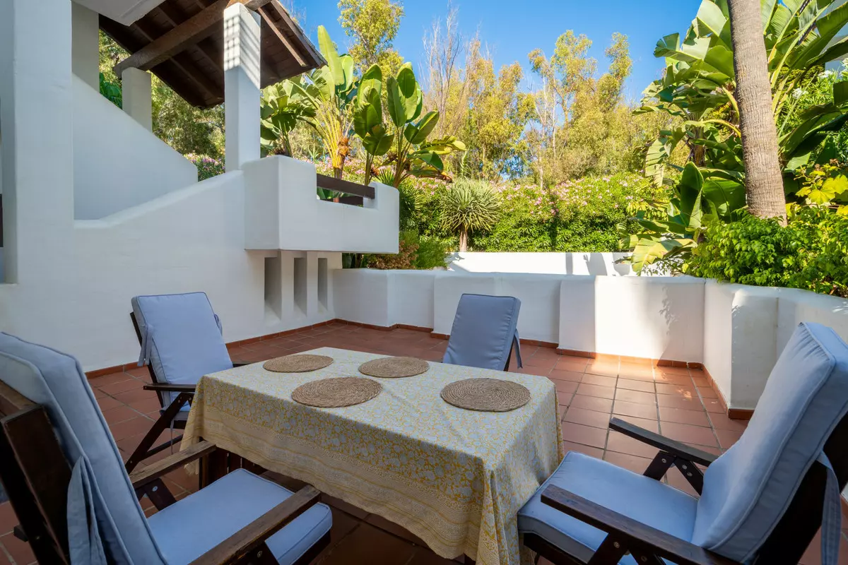 2-bedroom Apartment In Estepona, Spain (100 M²)