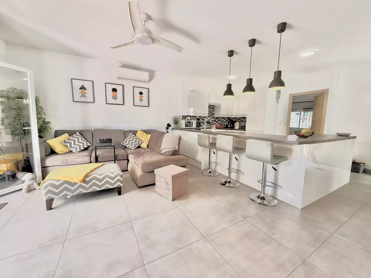 3-bedroom Villa In Benalmádena, Spain (90 M²)