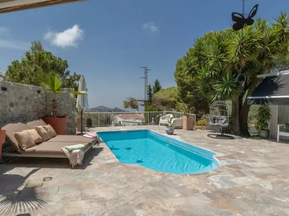 2-bedroom Villa In Cómpeta, Spain (95 M²)