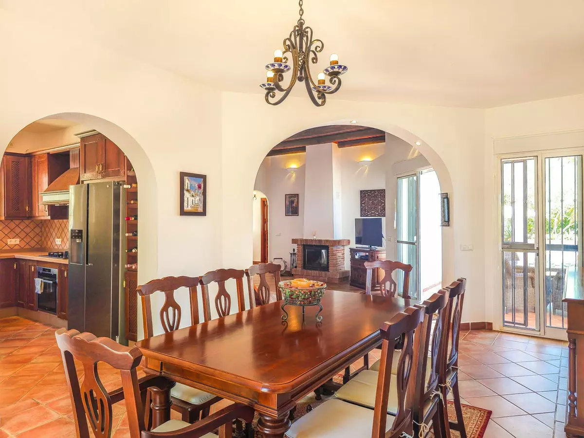 4-bedroom Villa In Vélez – Málaga, Spain (181 M²)