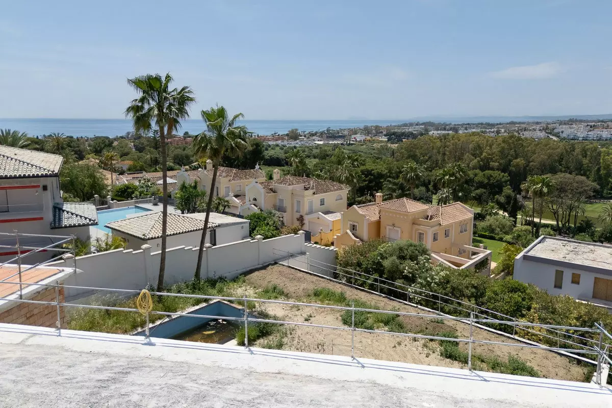 5-bedroom Villa In Estepona, Spain (543 M²)