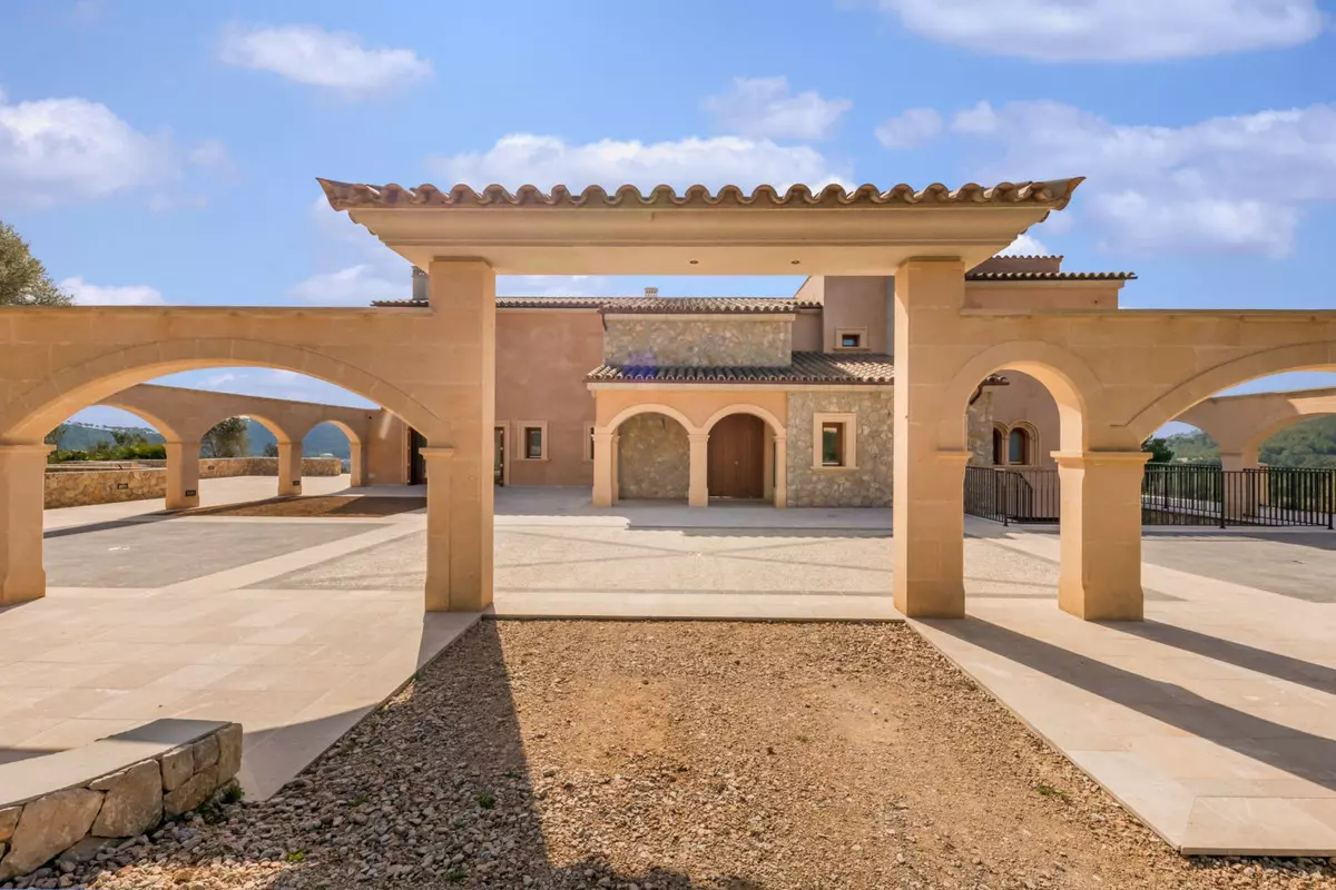 5-bedroom Country House In Andratx, Spain (800 M²)