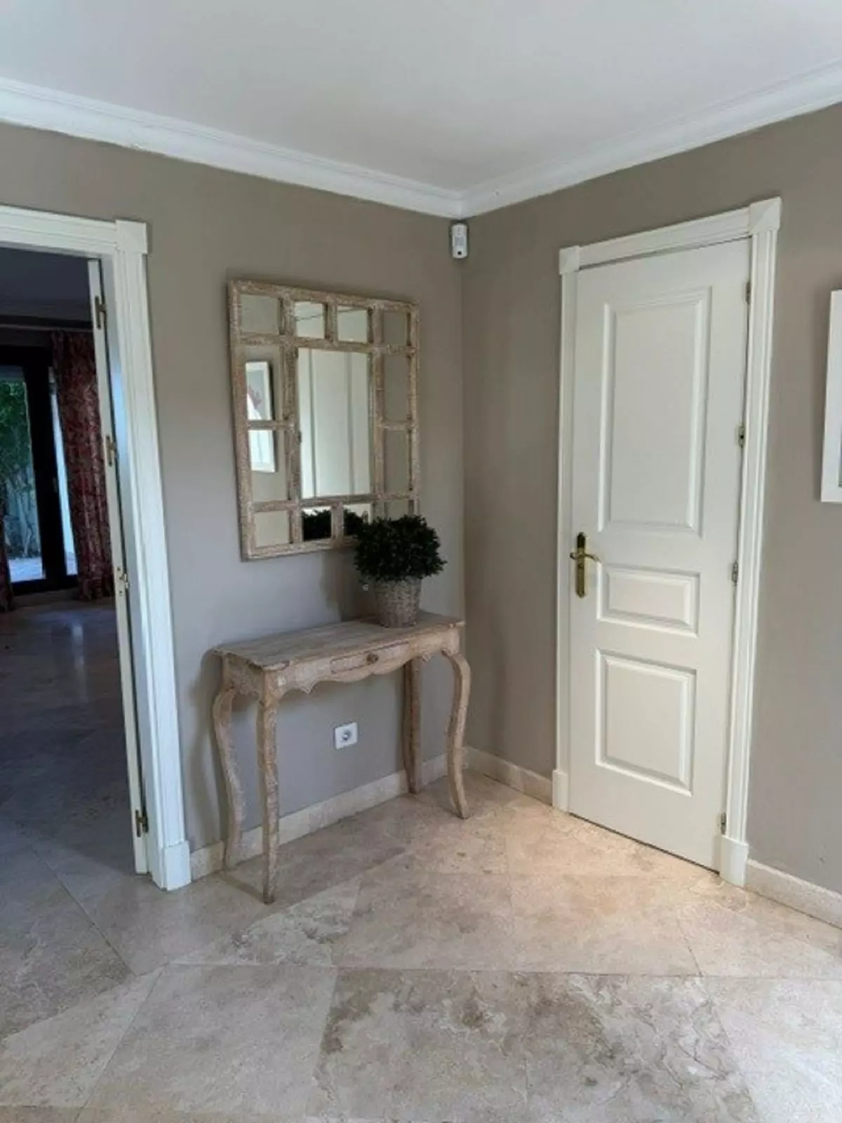 ShowFeedImage-bcce2d 3-bedroom Town House In Estepona, Spain (157 M²)