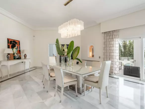 6-bedroom Villa In Estepona, Spain (835 M²)