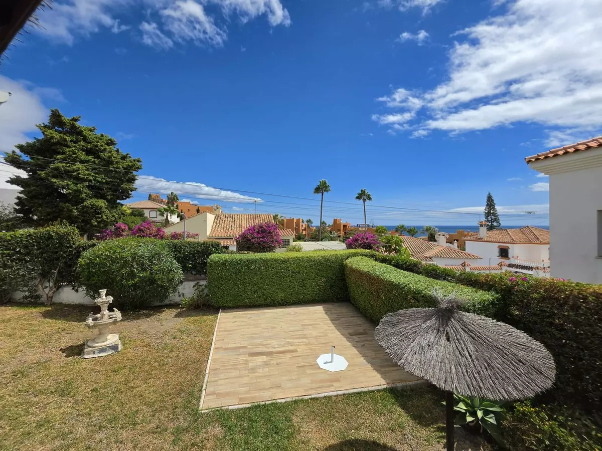 2-bedroom Villa In Estepona, Spain (130 M²)