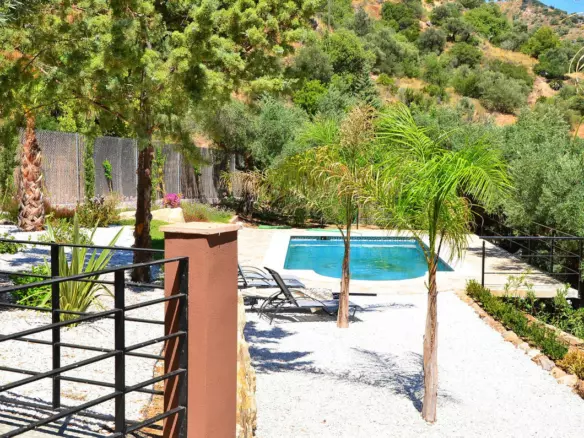 4-bedroom Villa In Álora, Spain (165 M²)