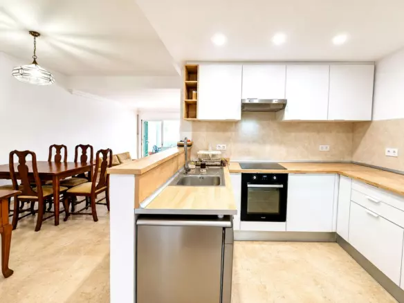 2-bedroom Apartment In Marbella, Spain (93 M²)
