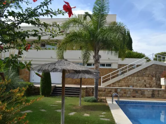 7-bedroom Villa In Alhaurín De La Torre, Spain (635 M²)