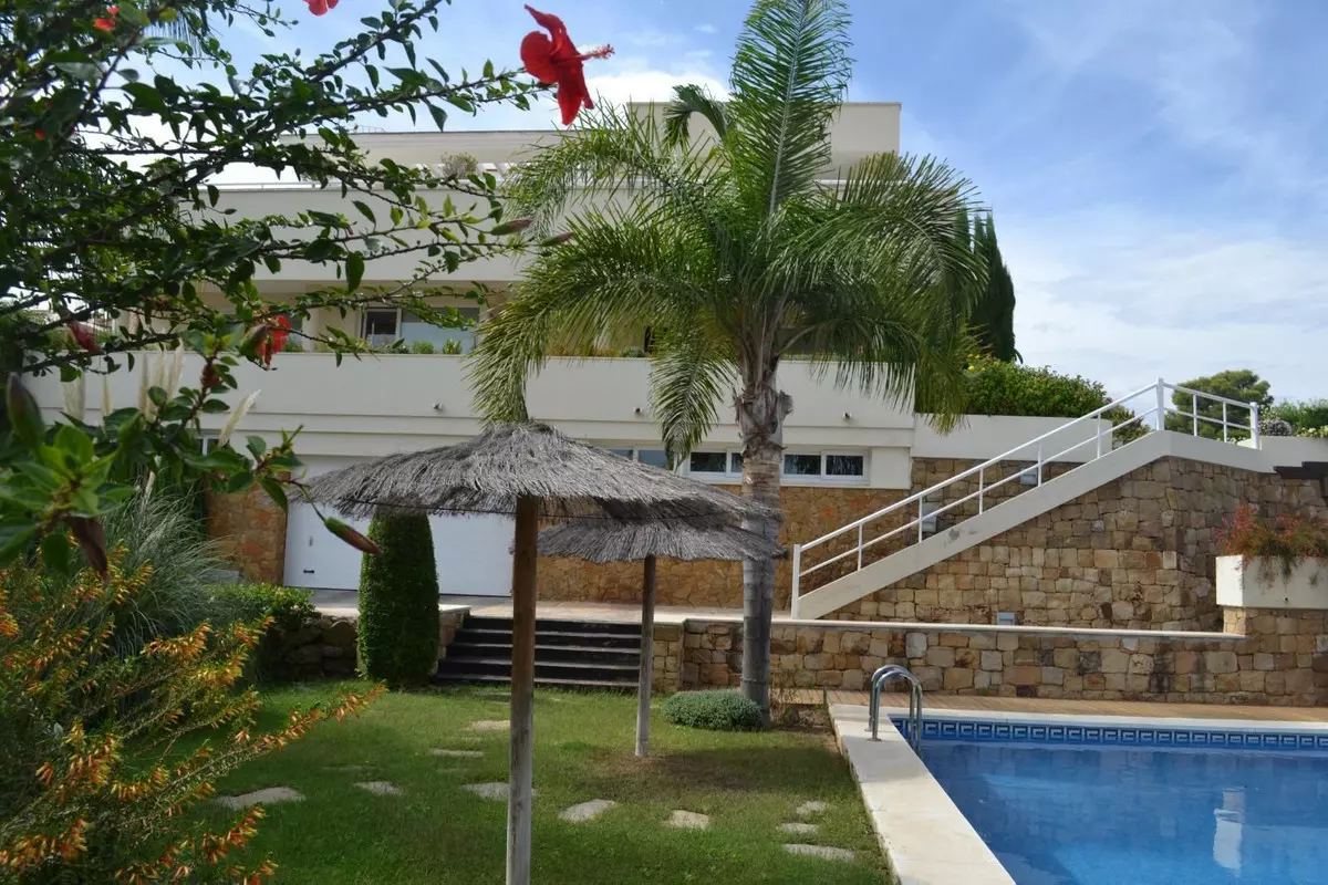 7-bedroom Villa In Alhaurín De La Torre, Spain (635 M²)