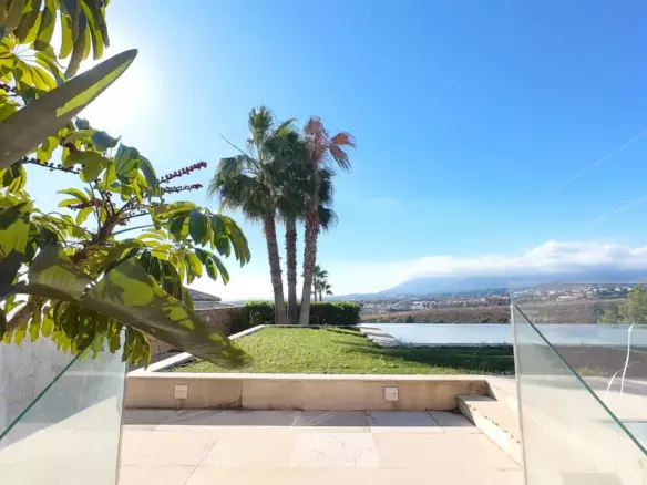 8-bedroom Villa In Estepona, Spain (1.265 M²)