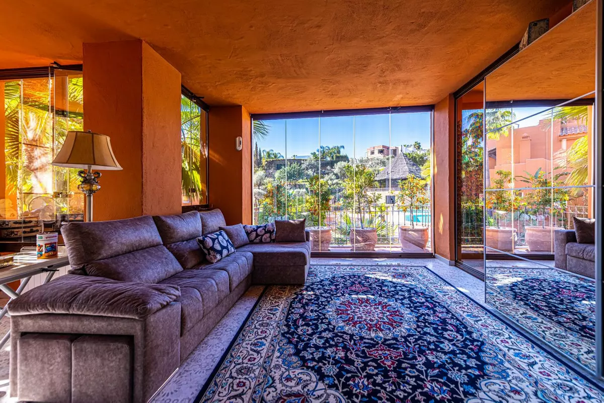 2-bedroom Apartment In Marbella, Spain (142 M²)