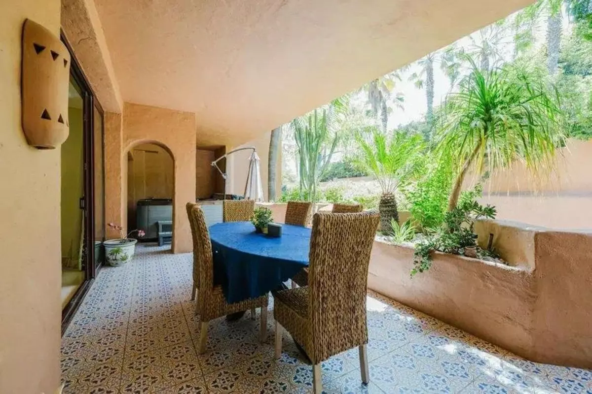 2-bedroom Apartment In Estepona, Spain (171 M²)