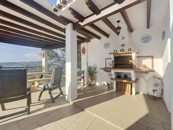3-bedroom Villa In Vélez – Málaga, Spain (124 M²)