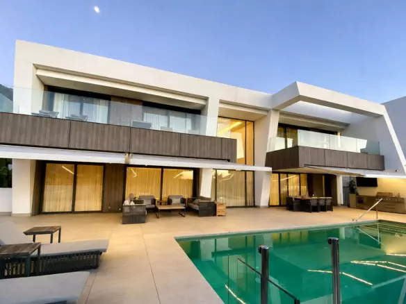6-bedroom Villa In Estepona, Spain (771 M²)