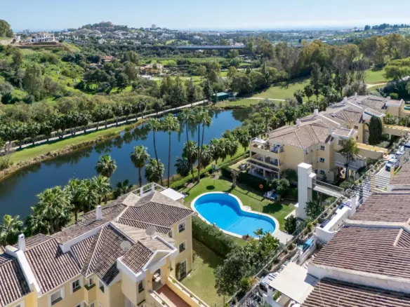 3-bedroom Apartment In Benahavis, Spain (100 M²)