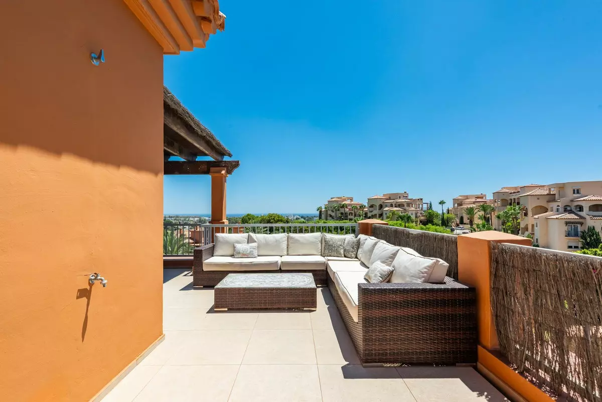 3-bedroom Apartment In Estepona, Spain (169 M²)