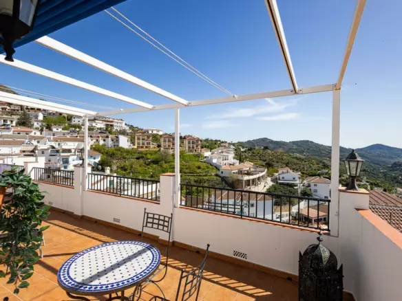 5-bedroom Town House In Canillas De Albaida, Spain (449 M²)