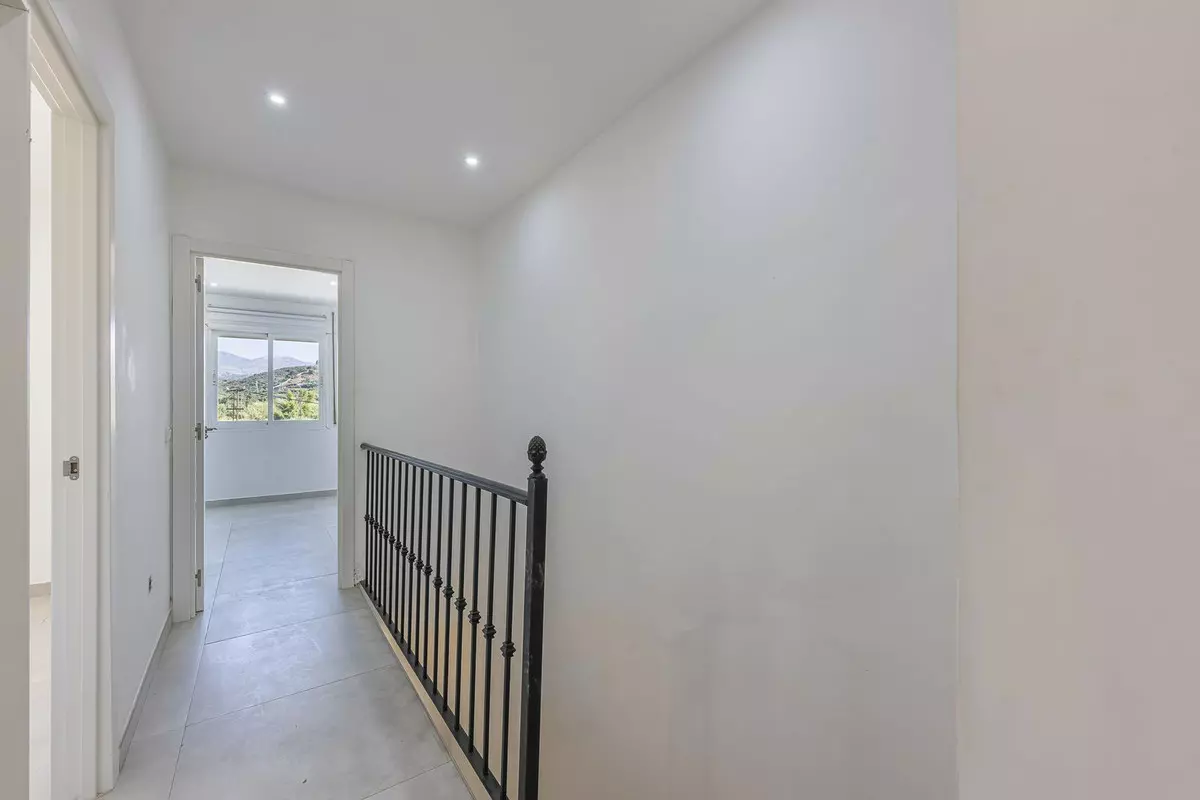 3-bedroom Town House In Estepona, Spain (102 M²)