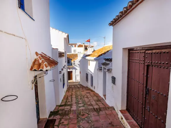3-bedroom Town House In Comares, Spain (142 M²)