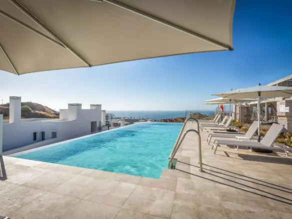 2-bedroom Apartment In Fuengirola, Spain (98 M²)
