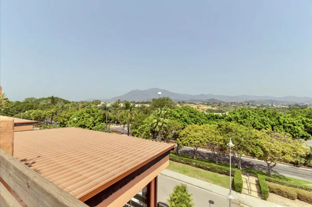 2-bedroom Apartment In Estepona, Spain (120 M²)