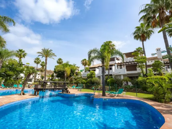 3-bedroom Town House In Estepona, Spain (235 M²)