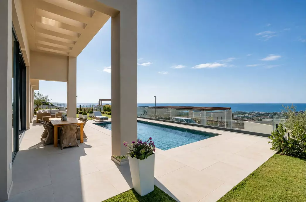 3-bedroom Villa In Benahavis, Spain (211 M²)