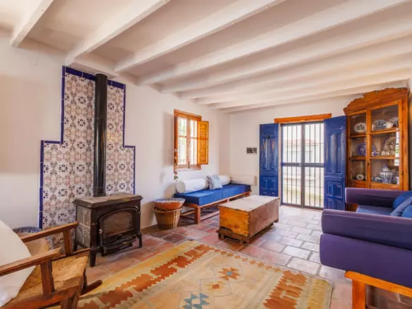 3-bedroom Town House In Comares, Spain (132 M²)