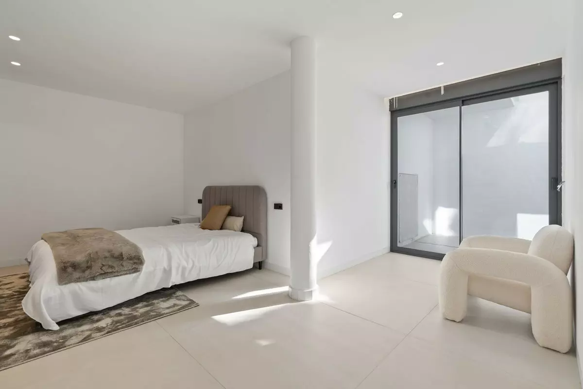 4-bedroom Apartment In Estepona, Spain (264 M²)